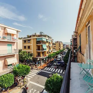appartamento-nuovissimo-e-centralissimo.hotelitalianriviera.com/